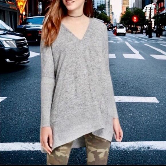 Miss Chievious Gray Deep V-Neck Oversized Pullover Sweater Size XS EUC - Picture 16 of 16